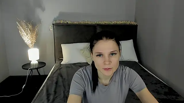 Snapshot of SkinyJoys chatting on February 3, 2:00 am SkinyJoys online show from February 3, 2:00 am