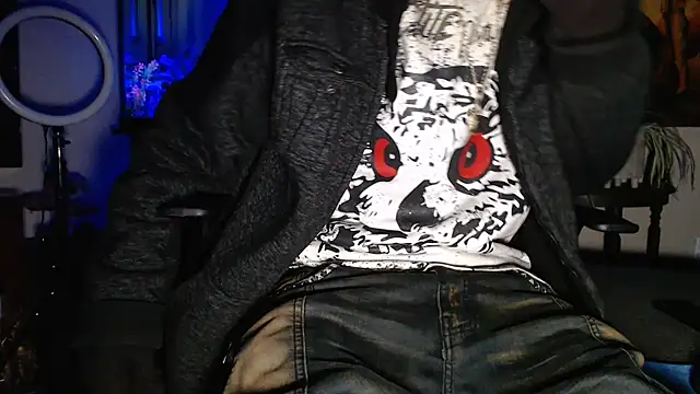 Snapshot of EspanolVato chatting on February 19, 10:56 am EspanolVato online show from February 19, 10:56 am