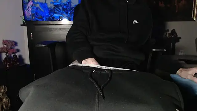 Snapshot of EspanolVato chatting on January 18, 11:46 am EspanolVato online show from January 18, 11:46 am