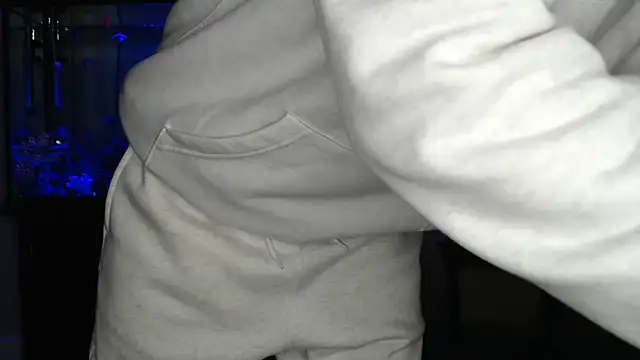 Snapshot of EspanolVato chatting on February 27, 10:37 am EspanolVato online show from February 27, 10:37 am