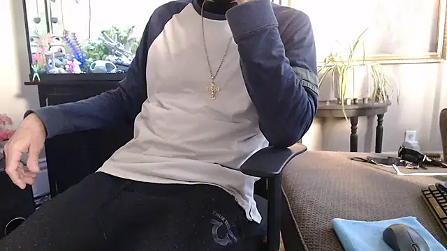 Snapshot of EspanolVato chatting on February 25, 10:20 pm EspanolVato online show from February 25, 10:20 pm