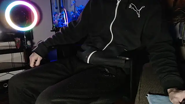 Snapshot of EspanolVato chatting on February 14, 10:15 am EspanolVato online show from February 14, 10:15 am