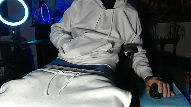 Snapshot of EspanolVato chatting on February 22, 10:28 am EspanolVato online show from February 22, 10:28 am