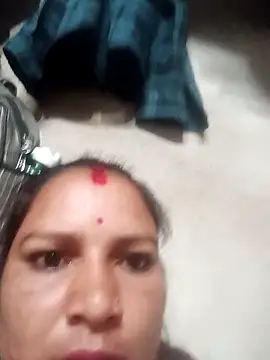 Hot hiuj online show from March 7, 8:25 pm