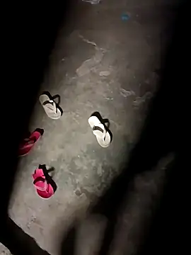 Hot hiuj online show from April 15, 4:33 pm