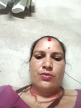 Hot hiuj online show from May 13, 5:20 pm