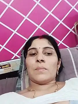 Snapshot of Hot_ree85 chatting on June 16, 2:06 pm Hot ree85 online show from June 16, 2:06 pm