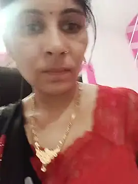 Snapshot of Hot_ree85 chatting on July 18, 12:25 pm Hot ree85 online show from July 18, 12:25 pm