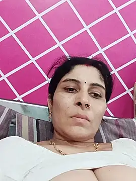 Snapshot of Hot_ree85 chatting on June 17, 4:23 am Hot ree85 online show from June 17, 4:23 am