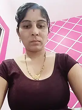 Snapshot of Hot_ree85 chatting on June 25, 7:02 am Hot ree85 online show from June 25, 7:02 am