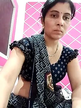 Snapshot of Hot_ree85 chatting on February 18, 9:06 am Hot ree85 online show from February 18, 9:06 am