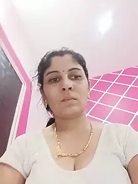 Snapshot of Hot_ree85 chatting on June 5, 1:54 am Hot ree85 online show from June 5, 1:54 am
