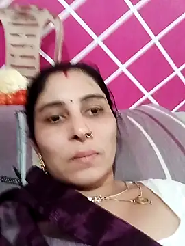 Snapshot of Hot_ree85 chatting on March 2, 11:17 am Hot ree85 online show from March 2, 11:17 am