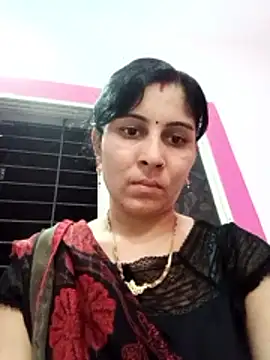 Snapshot of Hot_ree85 chatting on June 10, 11:44 am Hot ree85 online show from June 10, 11:44 am