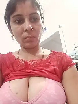 Snapshot of Hot_ree85 chatting on June 3, 5:28 pm Hot ree85 online show from June 3, 5:28 pm