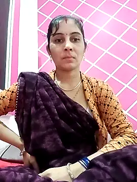 Snapshot of Hot_ree85 chatting on February 11, 4:45 am Hot ree85 online show from February 11, 4:45 am