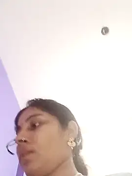 Snapshot of Hot_ree85 chatting on February 25, 5:24 pm Hot ree85 online show from February 25, 5:24 pm