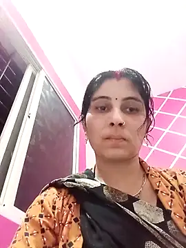 Snapshot of Hot_ree85 chatting on February 16, 5:39 am Hot ree85 online show from February 16, 5:39 am