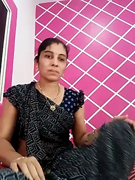 Snapshot of Hot_ree85 chatting on February 9, 5:38 am Hot ree85 online show from February 9, 5:38 am