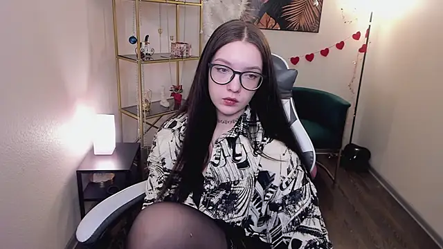 Snapshot of Emily_tender chatting on February 18, 5:38 am Emily tender online show from February 18, 5:38 am