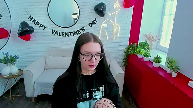 Snapshot of Emily_tender chatting on February 13, 10:26 am Emily tender online show from February 13, 10:26 am