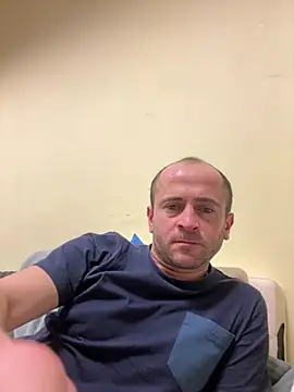 Majestik1 online show from February 6, 12:12 pm