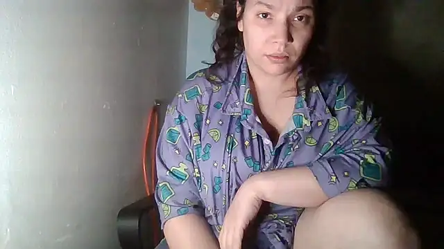 bellakay19 online show from January 17, 1:20 am