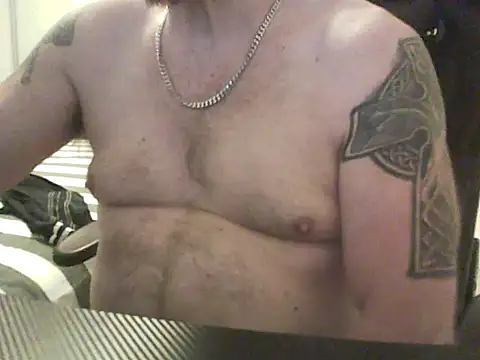 loudandproud online show from February 18, 11:12 pm