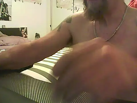 loudandproud online show from July 26, 6:20 am