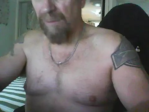 loudandproud online show from February 10, 6:56 am