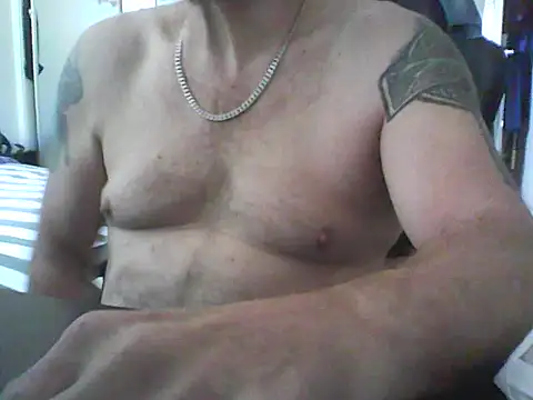 loudandproud online show from May 7, 12:48 am