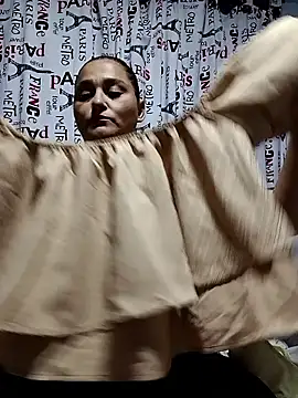 natalliecoopers online show from April 16, 3:07 am