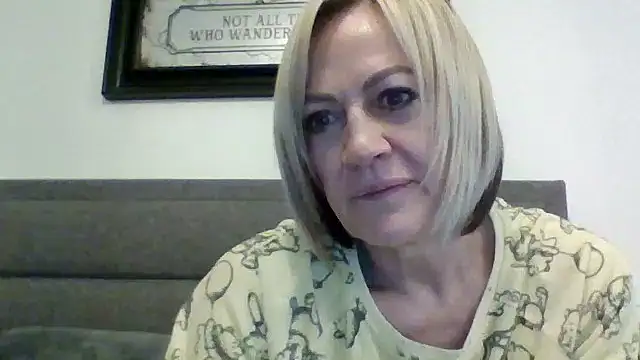 Milfshake227 online show from April 2, 5:25 am