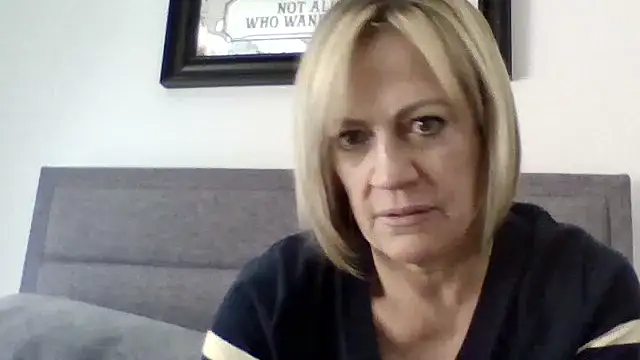 Milfshake227 online show from April 9, 3:40 pm