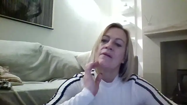 Snapshot of Milfshake227 chatting on March 1, 12:10 am Milfshake227 online show from March 1, 12:10 am