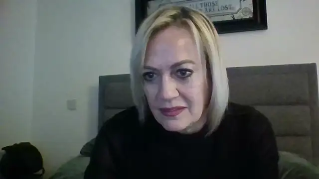 Milfshake227 online show from March 22, 9:16 pm