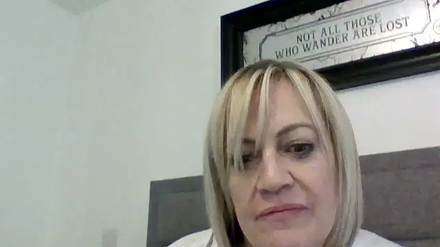 Milfshake227 online show from April 18, 9:37 pm