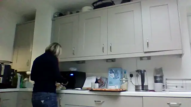 Milfshake227 online show from March 8, 5:27 pm