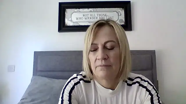 Milfshake227 online show from March 11, 1:38 pm