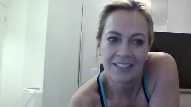 Milfshake227 online show from March 20, 11:17 pm
