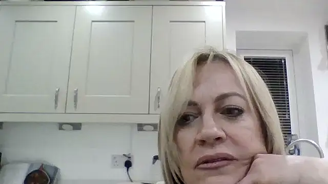 Milfshake227 online show from March 19, 7:14 pm