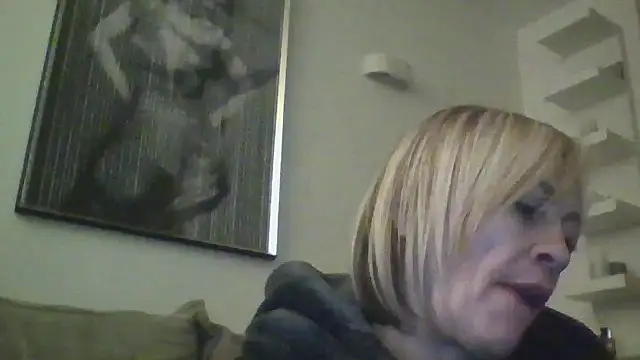 Milfshake227 online show from March 27, 11:49 pm