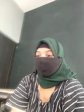 Snapshot of Tamilfathi chatting on February 10, 8:57 am Tamilfathi online show from February 10, 8:57 am