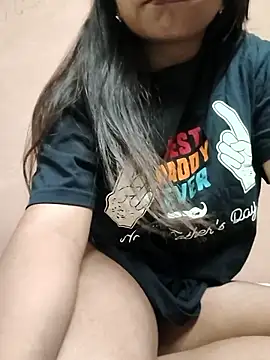 Hot Twinkle online show from April 13, 6:45 pm