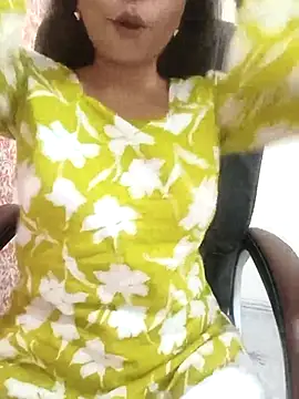 Hot Twinkle online show from April 2, 8:43 am