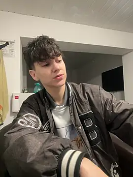 ravenryx online show from February 4, 3:40 pm