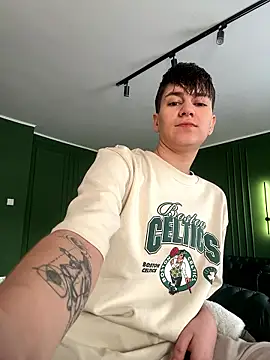 ravenryx online show from January 11, 7:15 am