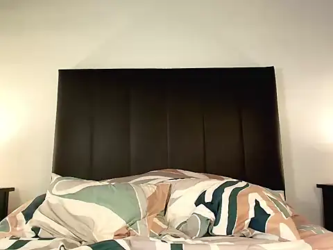 Snapshot of emilynoir__ chatting on January 19, 12:42 pm emilynoir online show from January 19, 12:42 pm