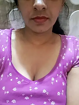 MILFybar online show from April 2, 4:35 pm