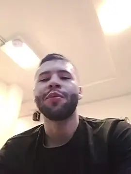 Snapshot of AndyKnoxx chatting on February 10, 7:13 pm AndyKnoxx online show from February 10, 7:13 pm